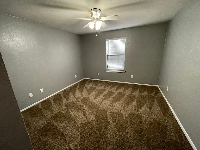 2924 Woodrich Dr #B — Photo 8