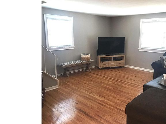 3rd image of 10931 Waldemire Dr