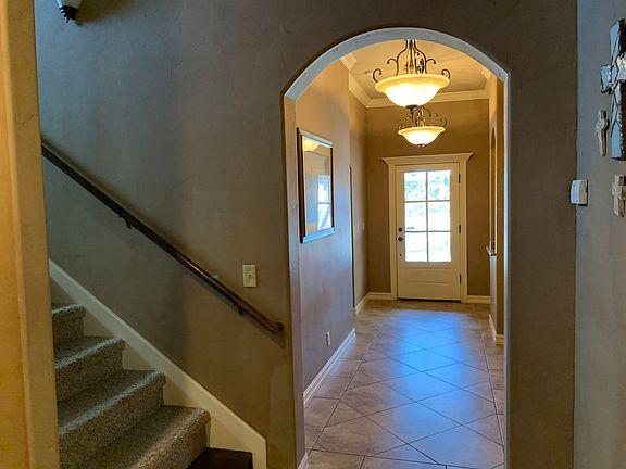 Beautiful spacious entry