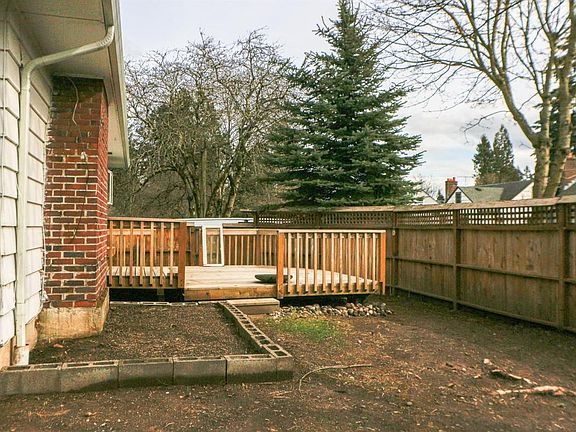 4th image of 4601 NW Columbia St