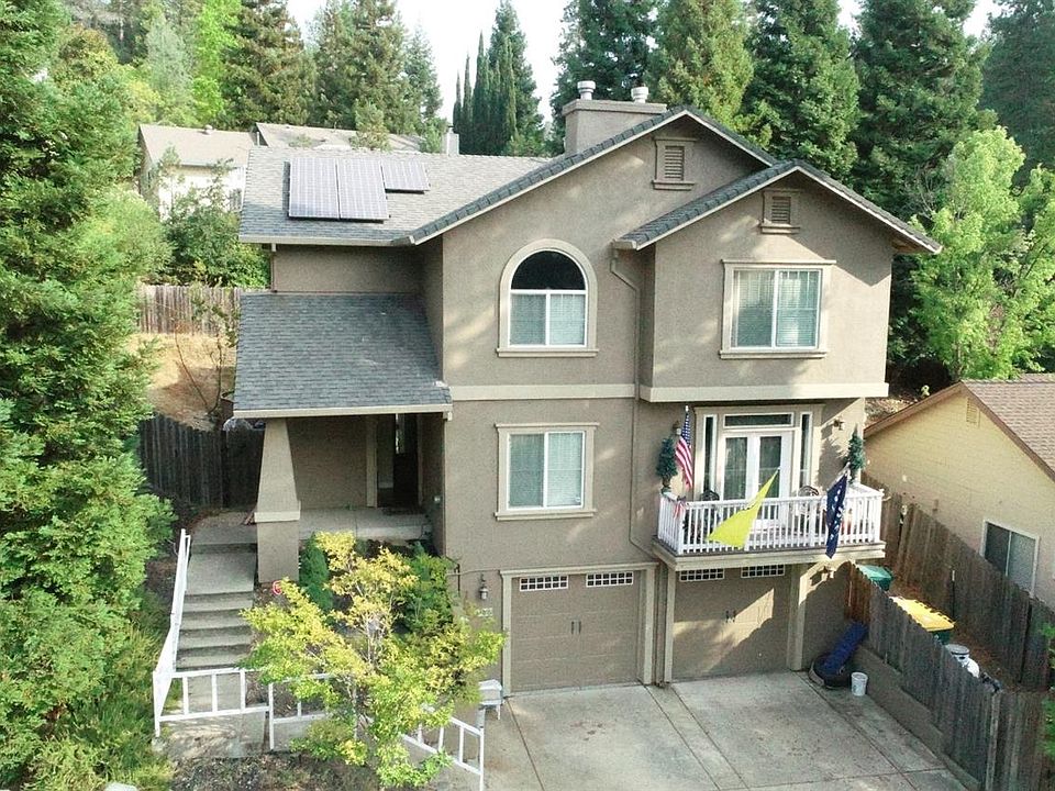 2nd image of 826 Estey Way