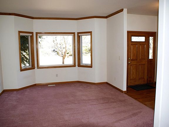 4th image of 6576 Saddleback Ave