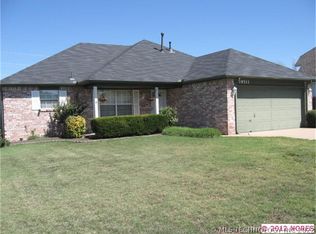 19511 E 37th St, Broken Arrow, OK 74014