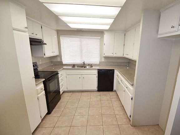 3rd image of 5122 Cantabrian Ct