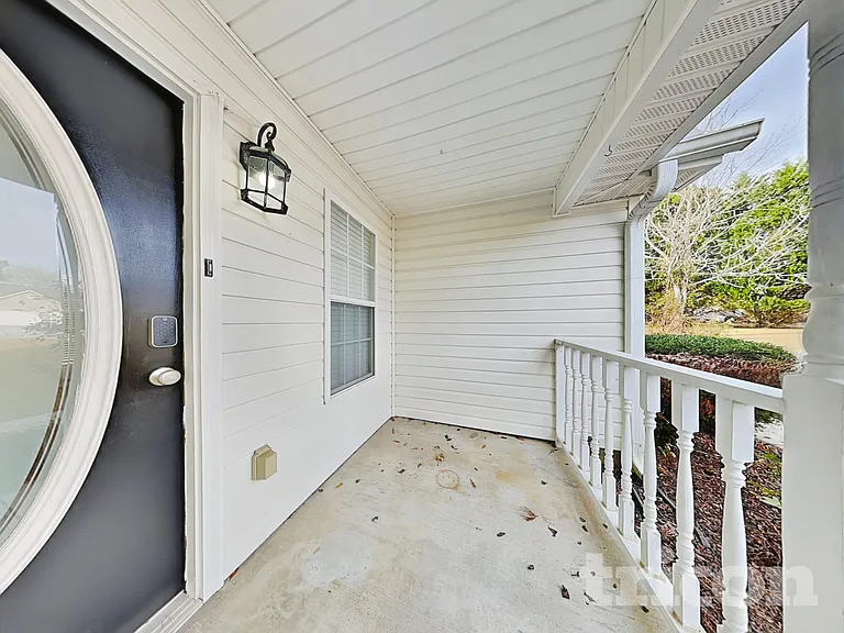 2051 Meadowglen Ln — Photo 22