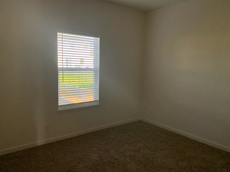 Avalon Bluffs — Photo 25