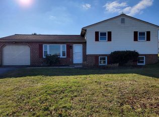 1438 E Newport Rd, Lititz, PA 17543