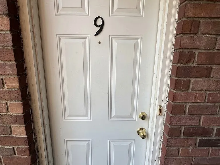 2220 Ticknor Dr #9 — Photo 3