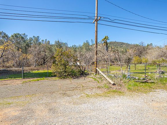 3rd image of 13882 Lake Blvd