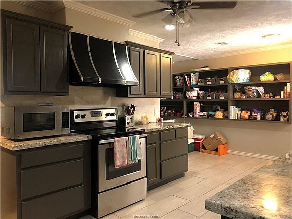 5th image of 1507 Medina Dr