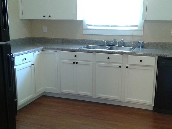 3rd image of 1013 Shady Ln