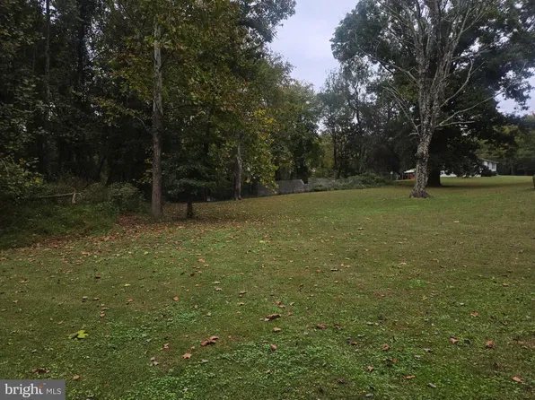 6140 Starview Pl, La Plata, MD 20646
