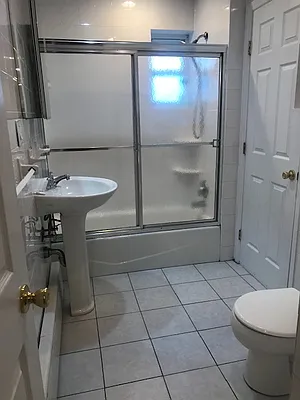 Rented by Johanna Gyuro, LREB | media 8