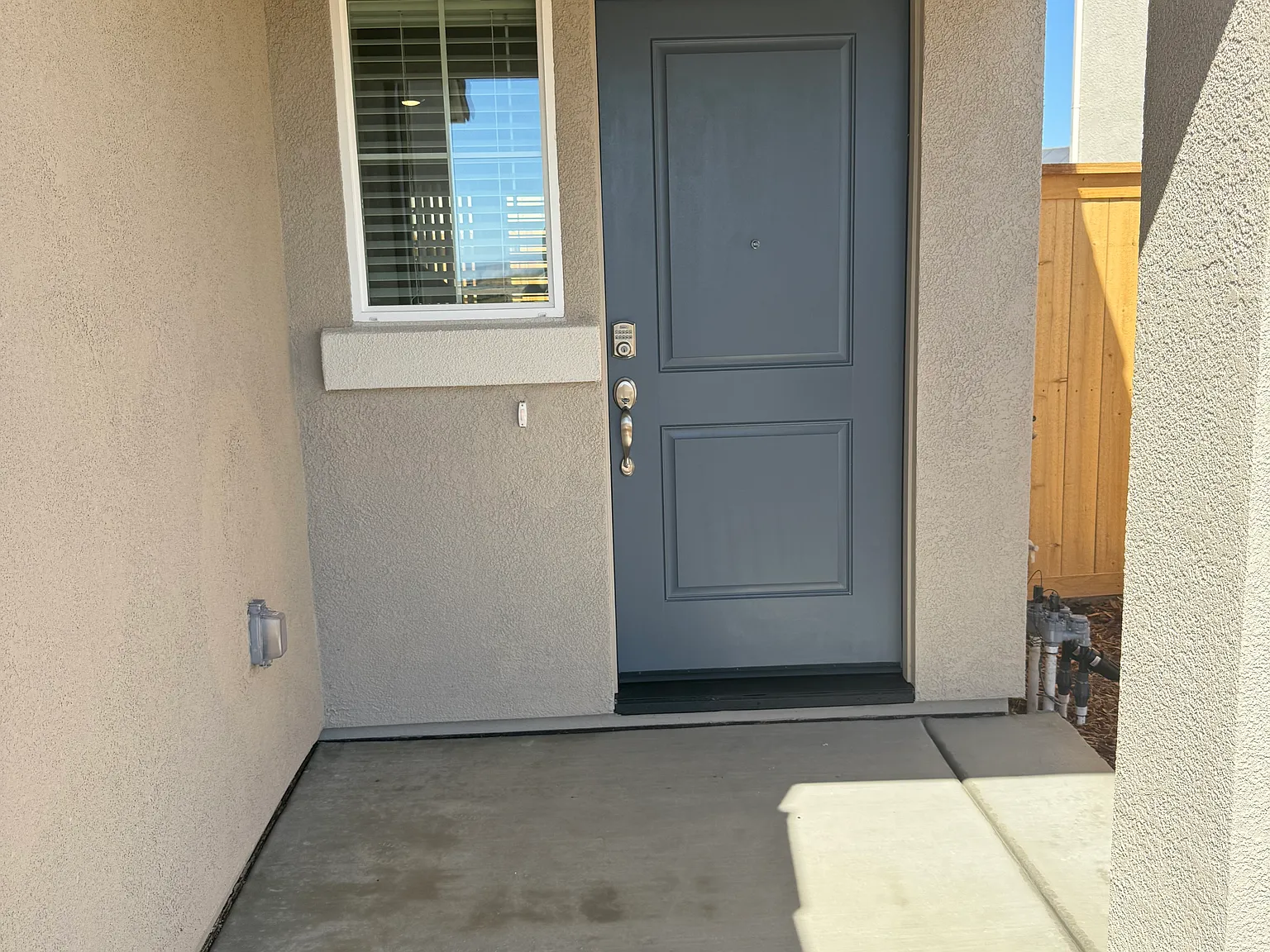 3 bed, 2.5 bath, 1378 sqft, $3,100 — Photo 2