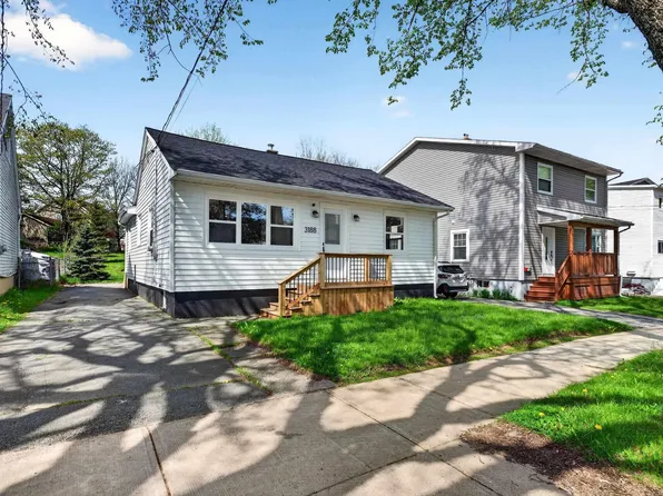 3188 Connaught Ave, Halifax, NS B3L 3B1