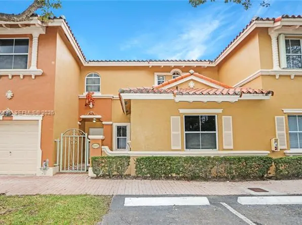 8451 NW 138th St #Townhouse 2303, Hialeah, FL 33016