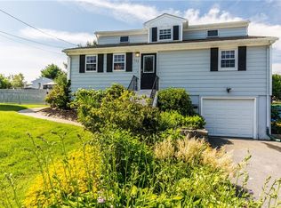 125 Kearns Ave, Tiverton, RI 02878