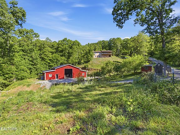 12th image of 1705 Eagle Furnace Rd