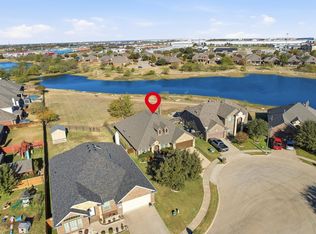 2313 Frosted Willow Ln, Fort Worth, TX 76177