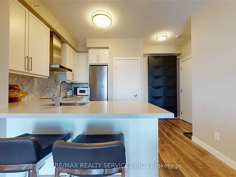 2093 Fairview St #507 — Photo 11