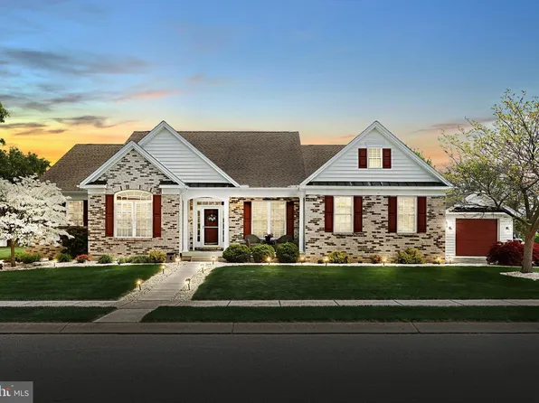 135 Panther Dr, Hanover, PA 17331