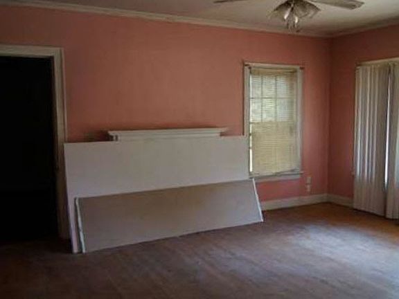 5th image of 619 W 23rd Ave