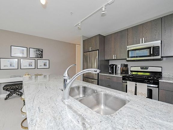 5th image of 901 2nd St S #205