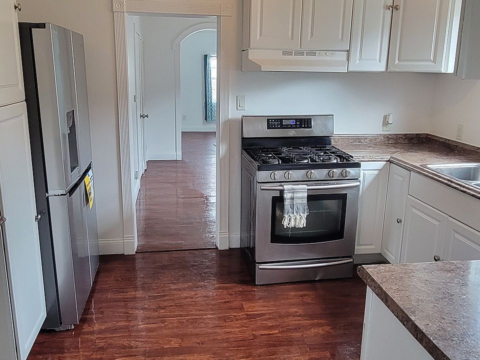 1st image of 1010 Archer St