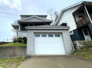 1001 Border Ln, Martins Ferry, OH 43935