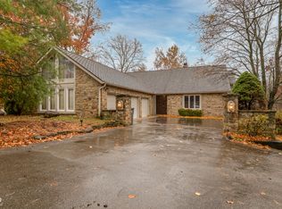 8649 Bay Colony Dr, Indianapolis, IN