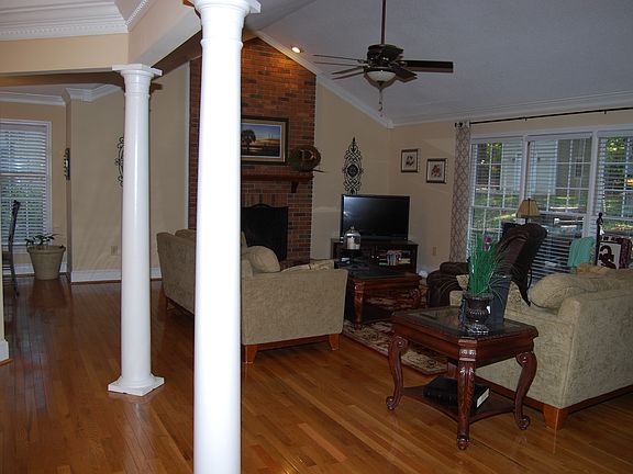3rd image of 2253 Raven Dr