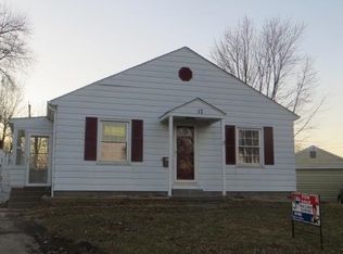 17 Berkshire Dr, Rock Island, IL