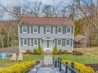 16 Susan Dr, Westfield, MA 01085