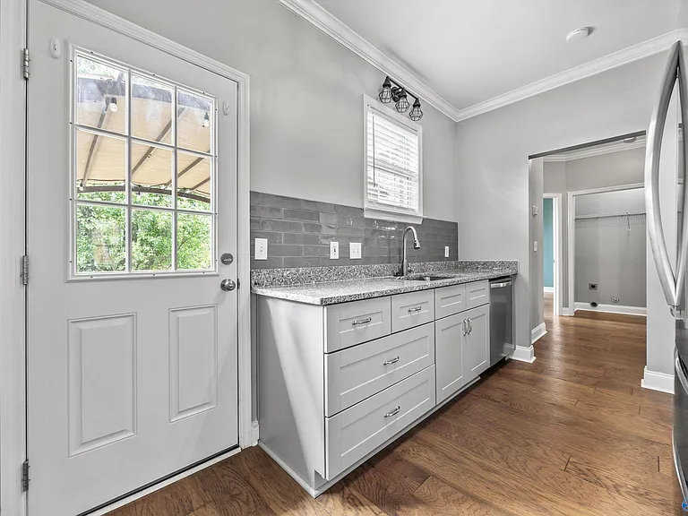 5104 Frankford Dr SE — Photo 17