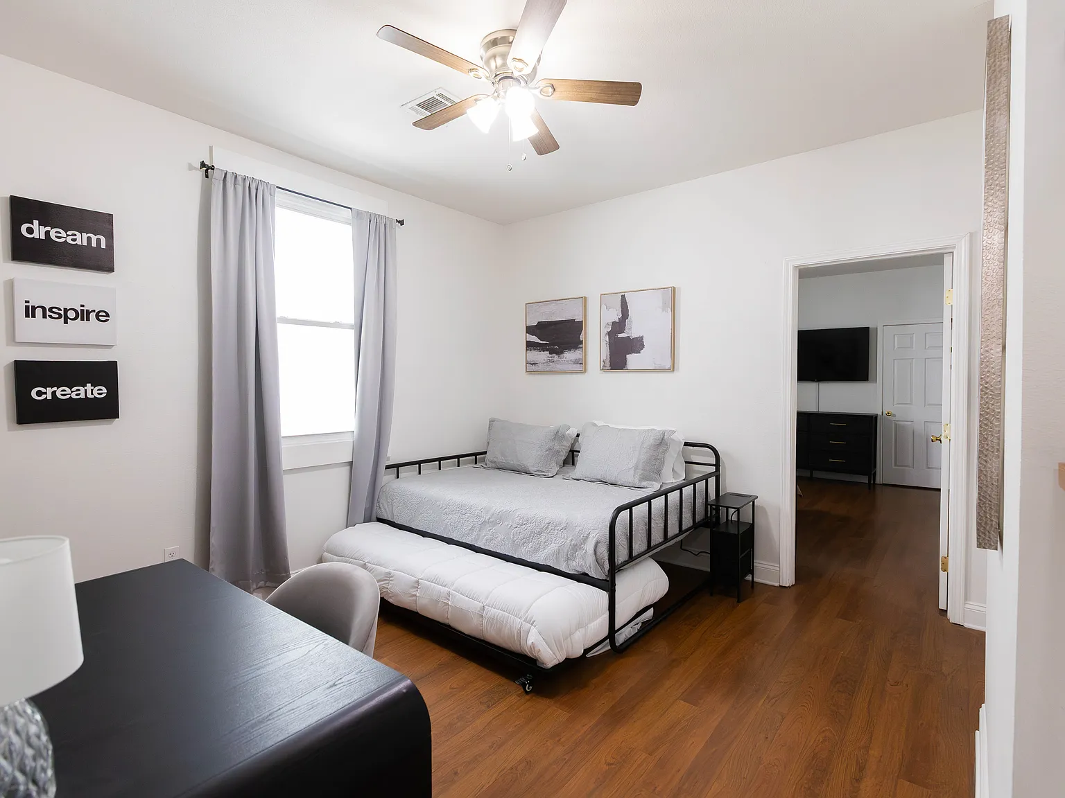2 bed, 1.5 bath, 1092 sqft, $1,900 — Photo 4