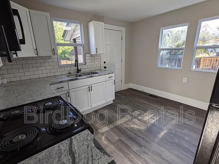 2735 Sutton Ave — Photo 7