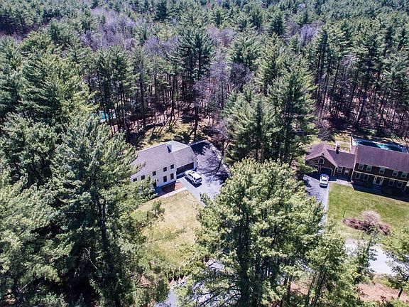 3rd image of 54 N Church Ln