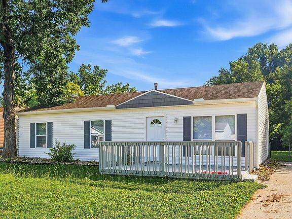 3rd image of 1240 Bahama Dr