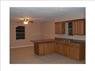 3rd image of 1412 Pear St