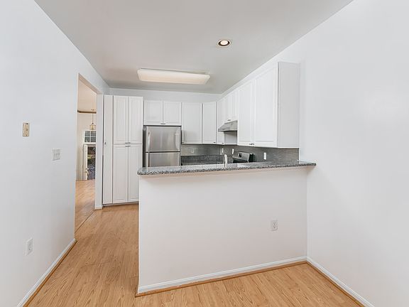 Eat in kitchen