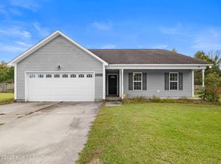 107 Farmgate Dr, Richlands, NC 28574