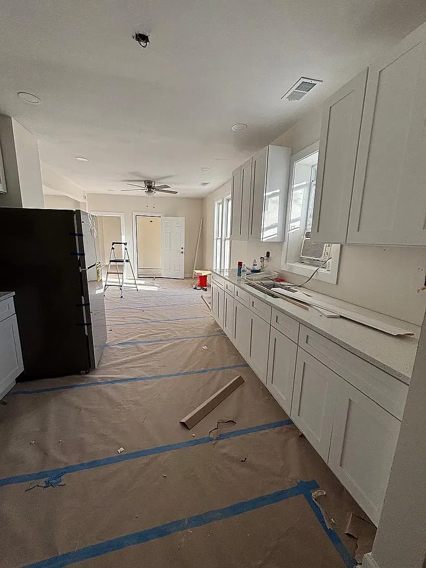 3 bed, 1000 sqft, $1,900 — Photo 3
