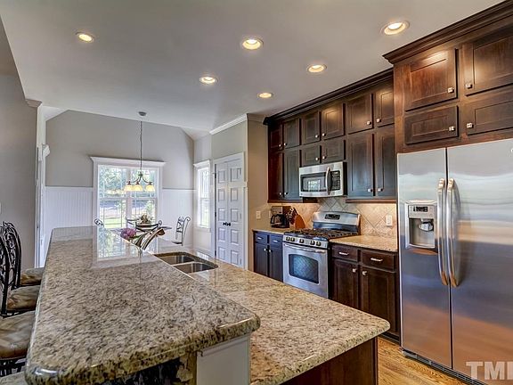5th image of 31 Penninah Ct