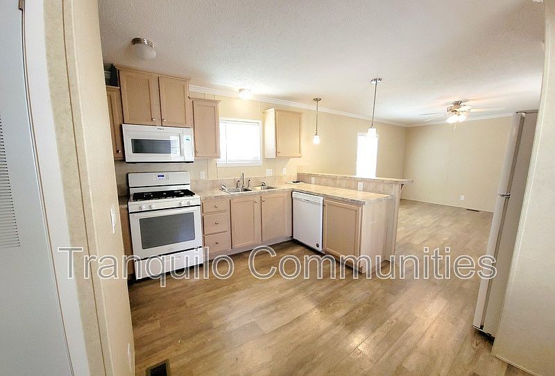 2nd image of 129 Dunewood Dr
