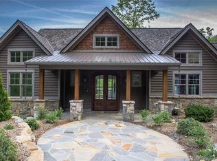 1137 Saint Andrews Rd, Waynesville, NC 28786