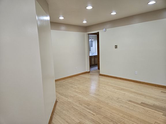 4th image of 32013 W Twelve Mile Rd Unit 104