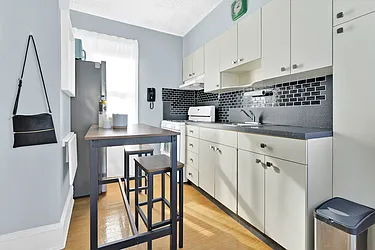 Rented by R New York