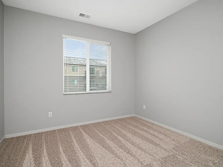 6. Aspen Lofts C - Bed2 6. Aspen Lofts C - Bed2