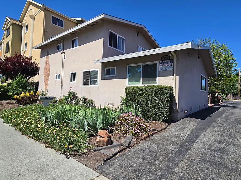 Agate Drive — Photo 1