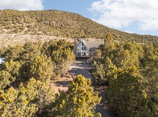 735 E Mule Deer Rd, Central, UT 84722